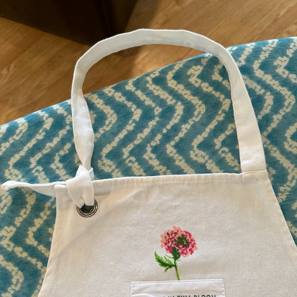 Kitchen Apron - Picture 4 of 5